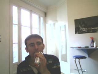 Wiwi égratigne "J'te mentirais"