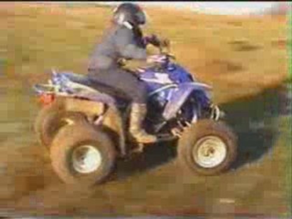 Premiers tours de Romain avec son nouveau quad ,200Blaster