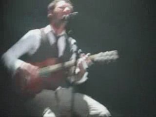 Montage de 4 videos du concert de CM le 3/12/08 à Bordeaux.