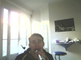 Wiwi égratigne "Working my way back to you"