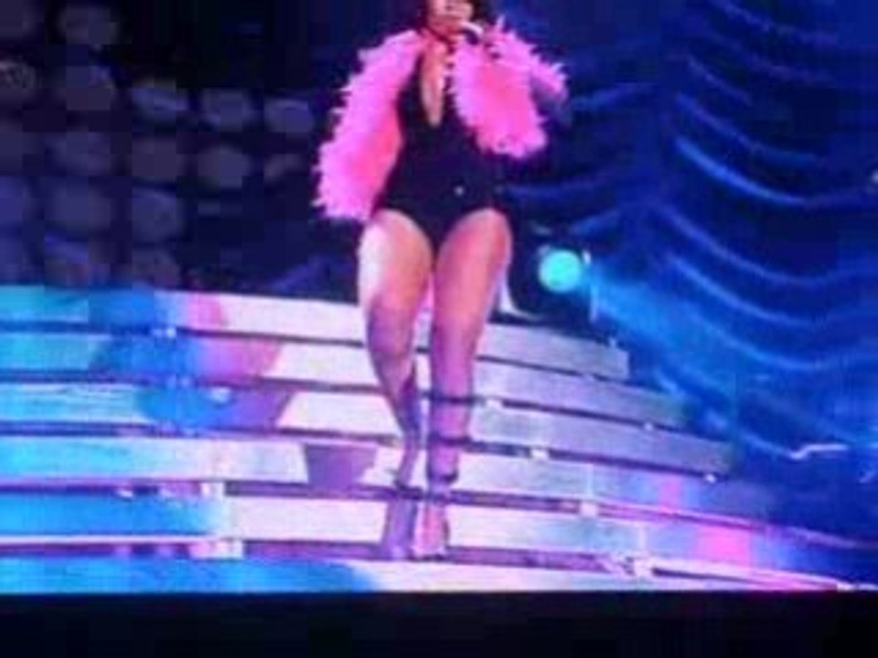 Rihanna live sur virqin 17 (EXCLUSIF)