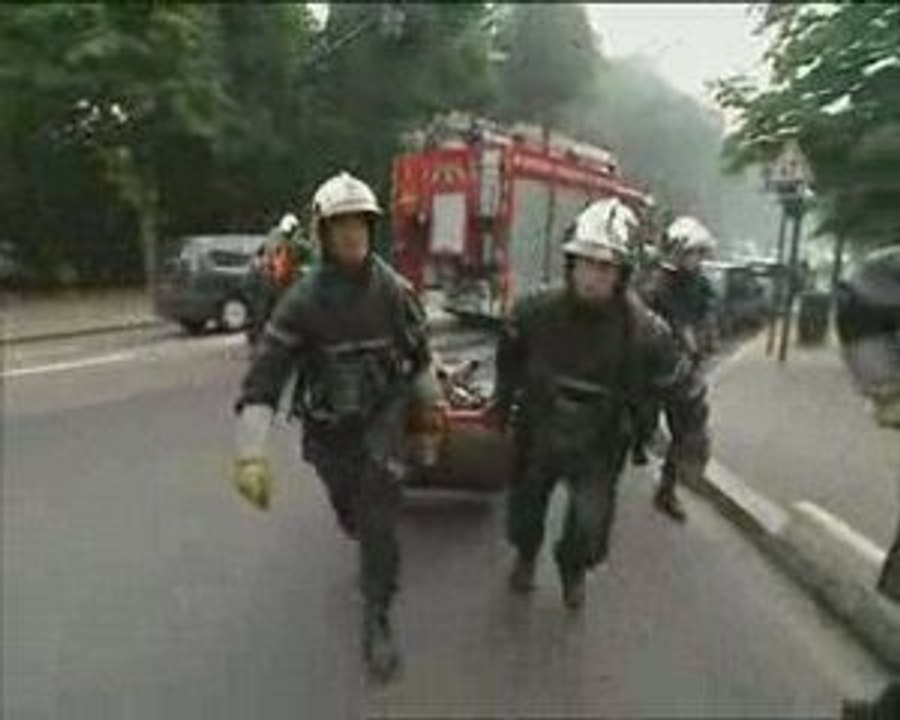 Dans Le Secret Des Sapeurs Pompiers Paris France 2 1998