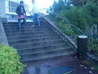 déscente sous la pluie