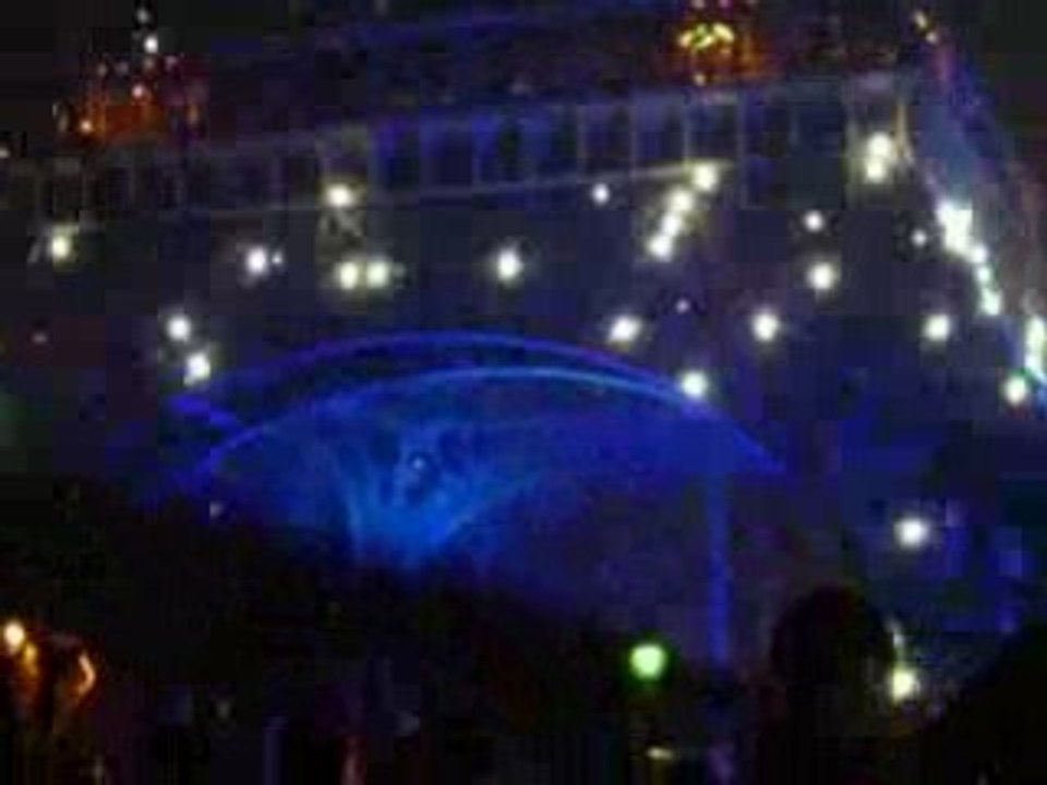 Nouvelle année à la tour Eiffel Paris ( new year )