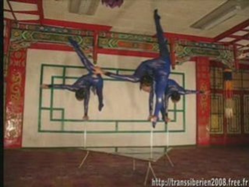 Spectacle Oulan Bator : contorsionnistes