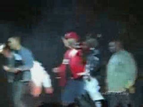 voila booba en vrai qui insulte sont public