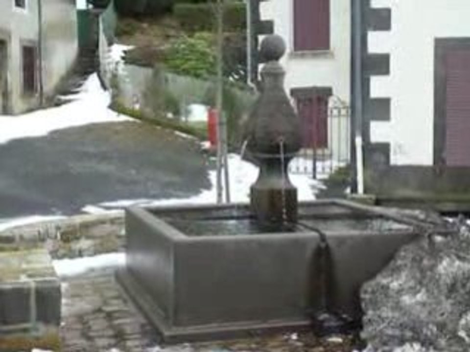 Murat-Le-Quaire: Fontaine