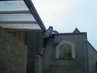 Première foi que je decouvre le parkour..