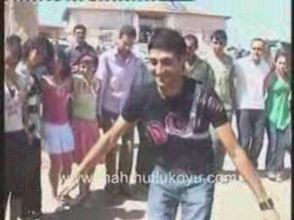 Hüseyin ve Senem AKGUN - Dügün 2007 - 6 halay kucuk kiz