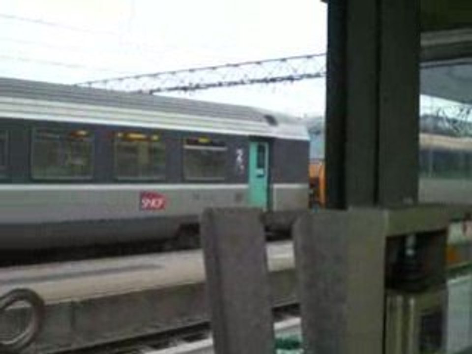 Lyon: Quais de la gare S.N.C.F. de Lyon-part-dieu