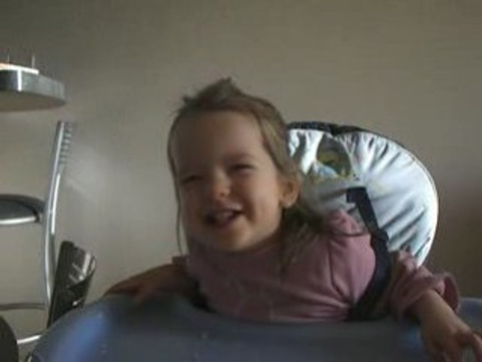 Louise dit son prénom