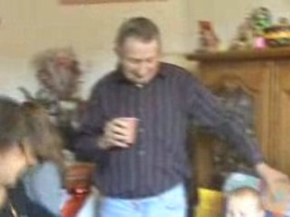 Laurine amuse sa soeur