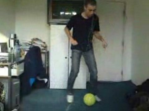 brahim afkir en délire freestyle dans la chambre d'un pote