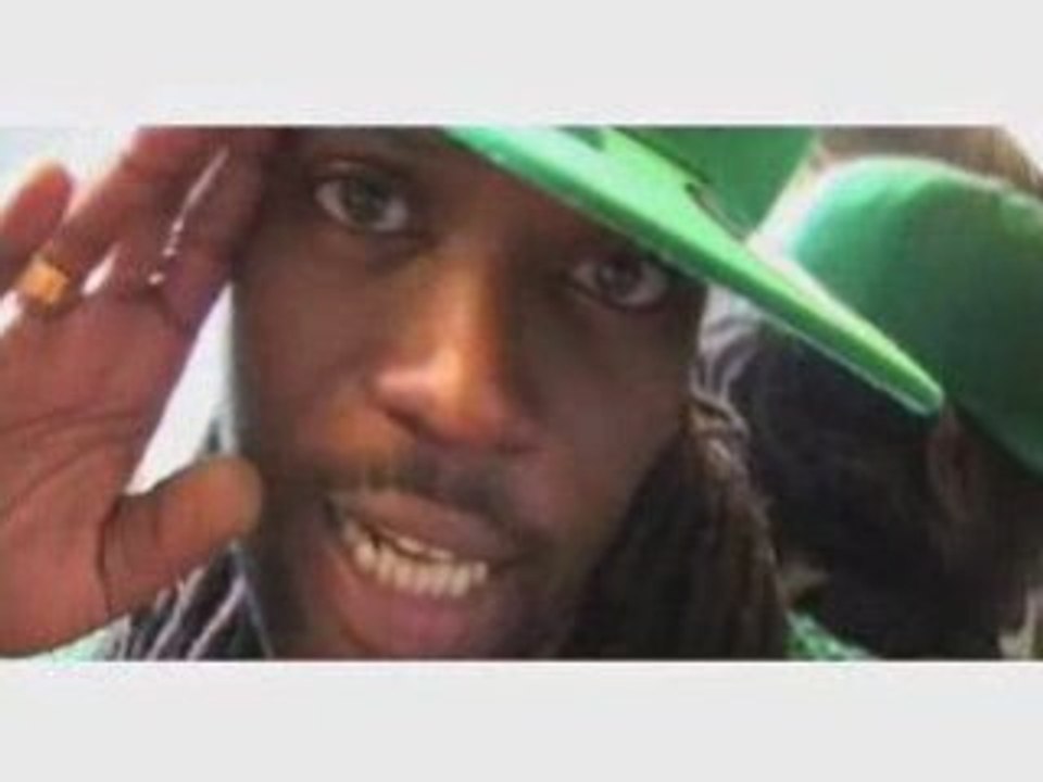 Baby G - Ne Touche Pas à Ma Musique