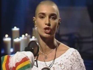 War - Sinéad O'CONNOR ( a cappella) on TV in 1992