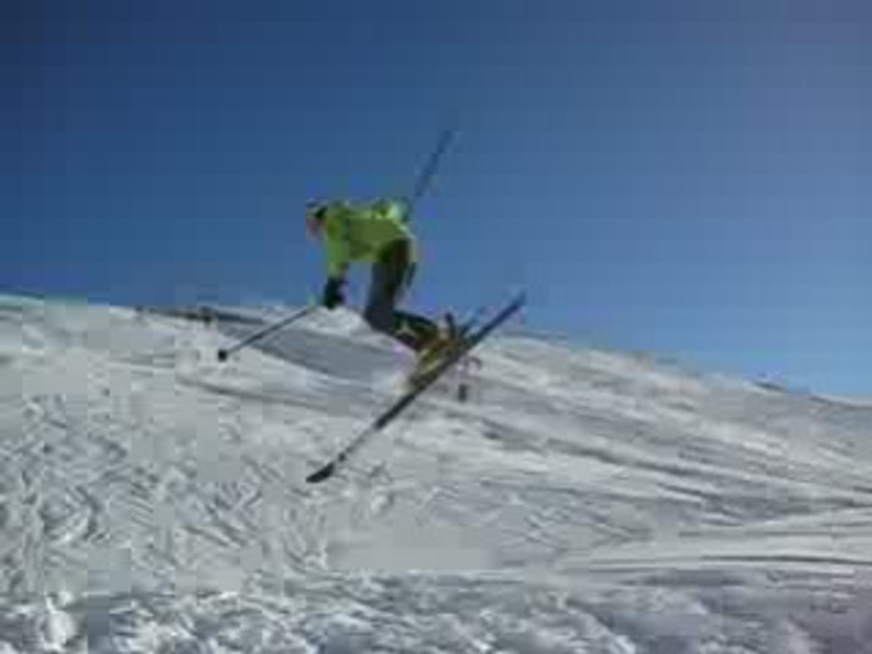 Gilles nouvelle idole du freeski en 360° écart