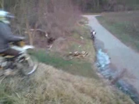 saut en bécane cr 250 vs rm 125