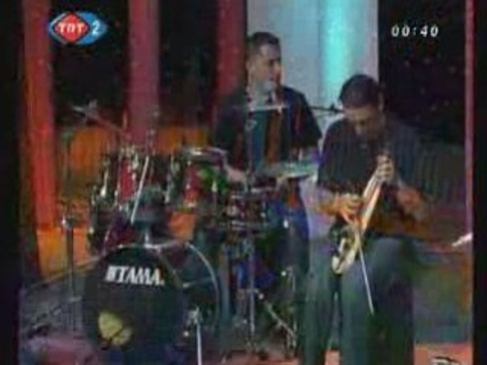 Fuat Saka-Masa Üstünde Testi