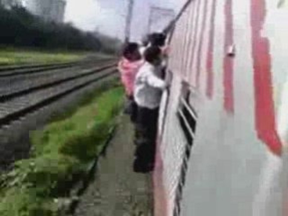 TRAIN INDE 1ERE CLASSE