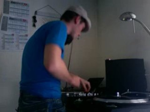 Un gros lol (moi qui mixe)