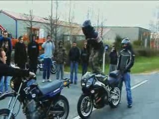 "MACADAM CIRCUS":War of burn