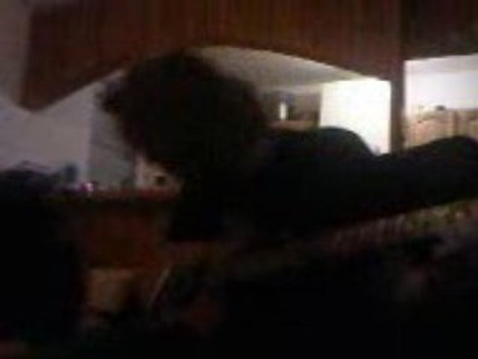 flo joue de la bass a une main