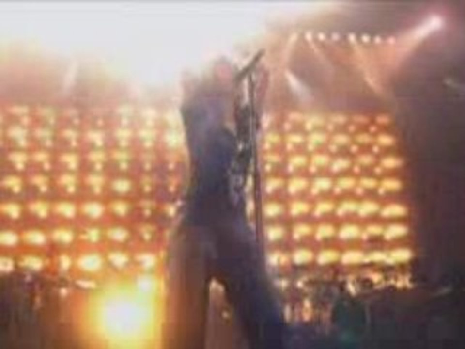 Shakira -- Ciega, Sordomuda