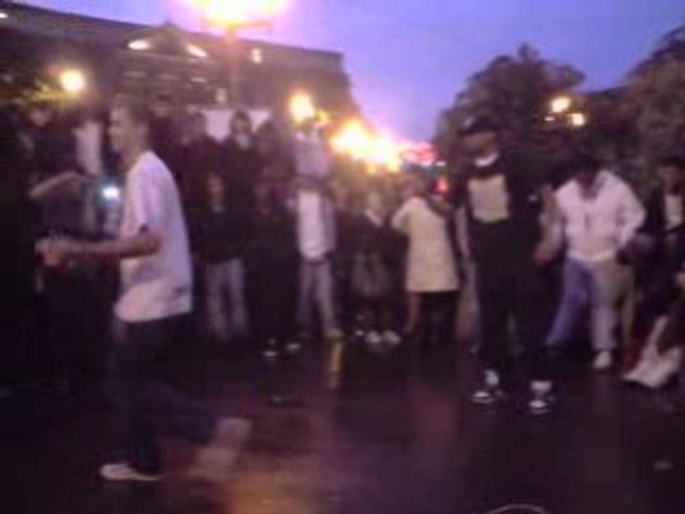 Luçay vs stivel krump battle-dance-limoges.skyblog.com