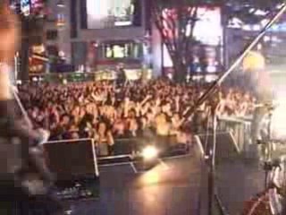 The GazettE ~ Secret Live at Shinjuku Station Square (extrai