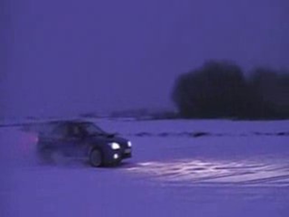 subaru sur la neige
