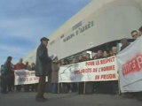 Manifestation devant la prison de Nîmes