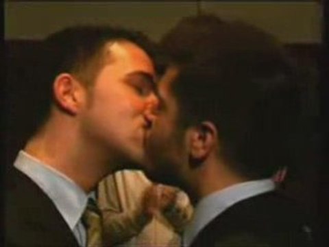 Pub Gay : Gays, gays, marions-nous !!!