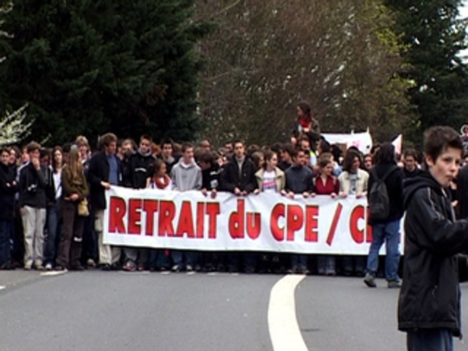 Mouvement Etudiant Poitiers / Hiver 2006