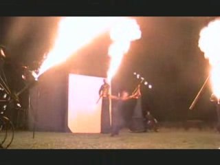 Akouma  spectacle de  feu version survitaminée