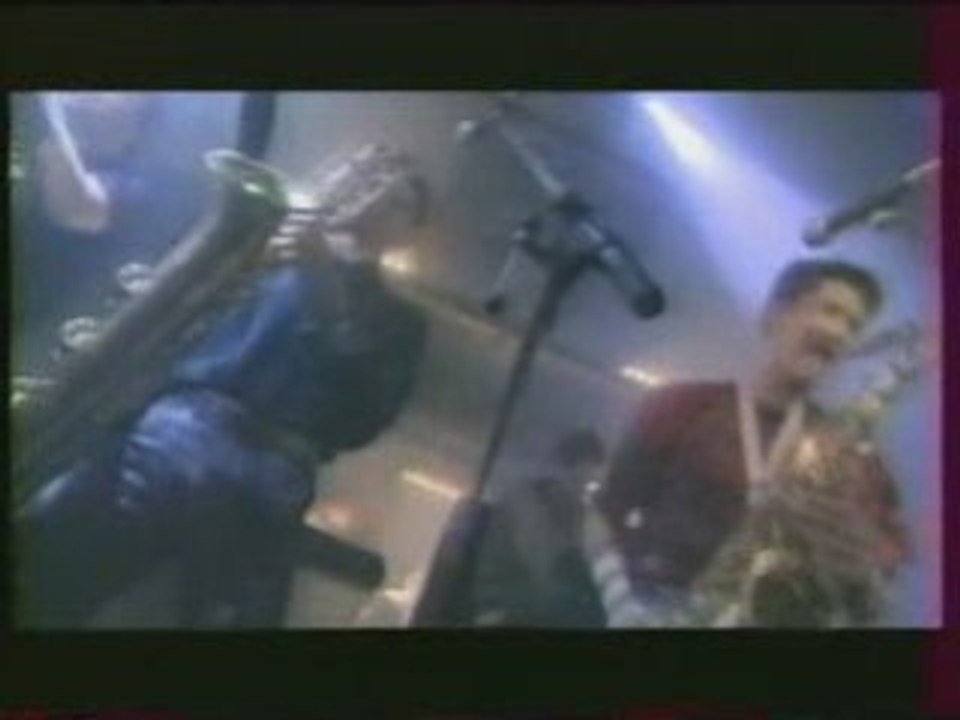 LA SOURIS DEGLINGUEE