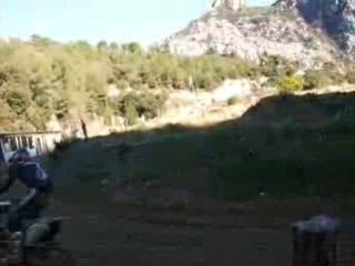 terrain de cross monti