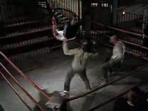 Scott adkins - cascade - double coup de pied salto arrière
