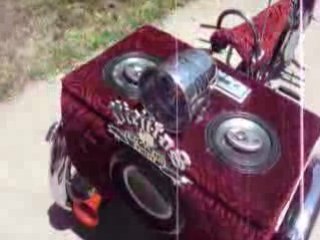 vélo lowrider ,  enceintes embarqué