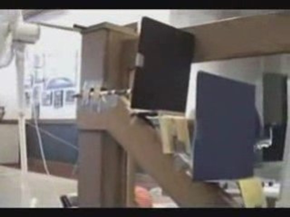 To get bored in the office