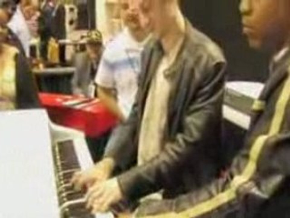 Rhodes par Kenneth Crouch et Ruslan Sirota au NAMM 2009