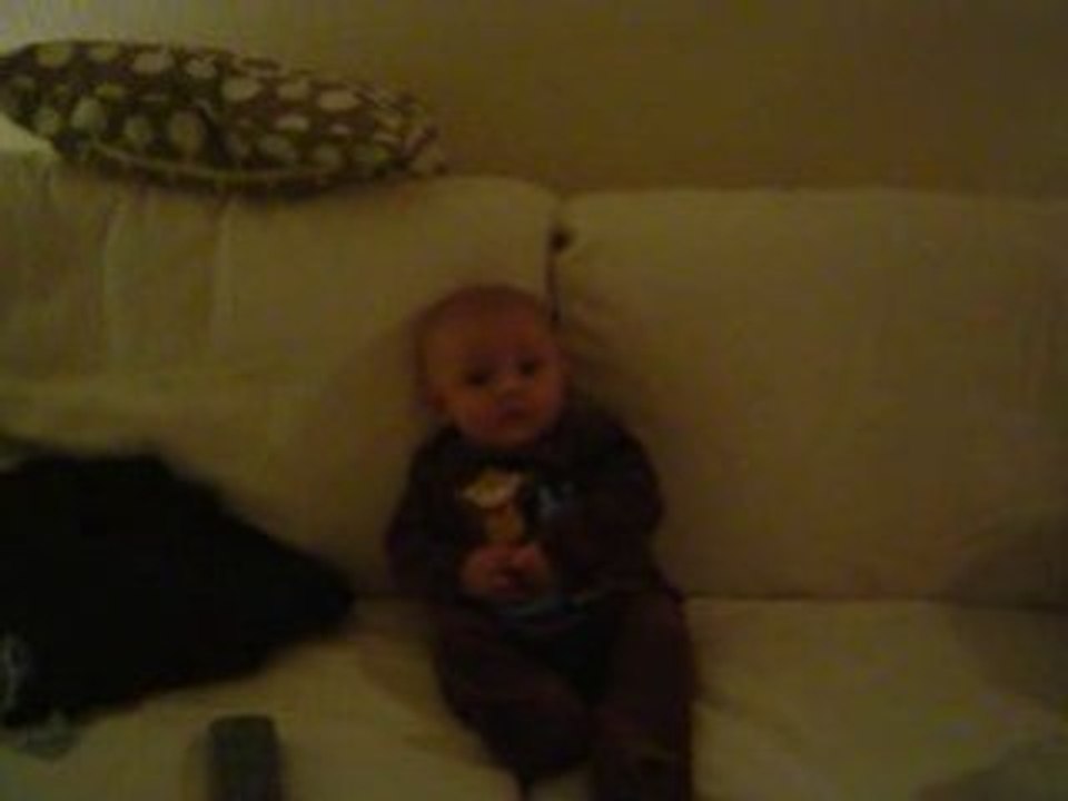 Lucas sur le canape