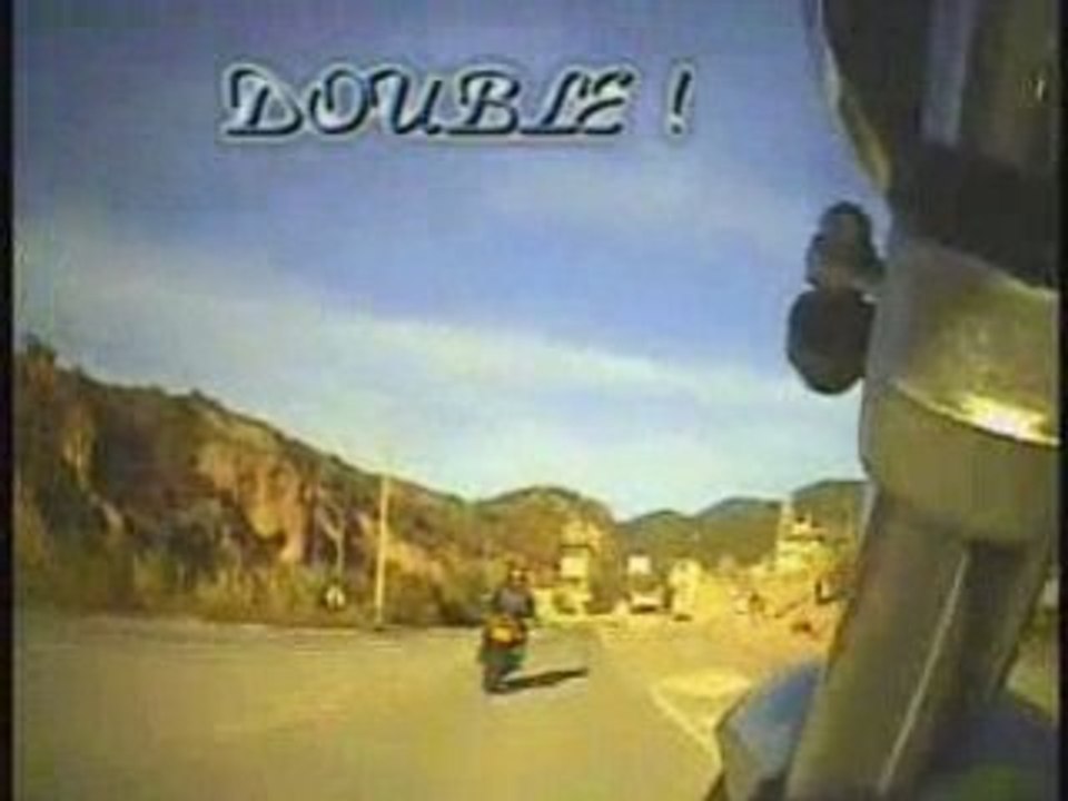 Triumph Speed four / Suzuki Sv 1000 - wheelings - curves