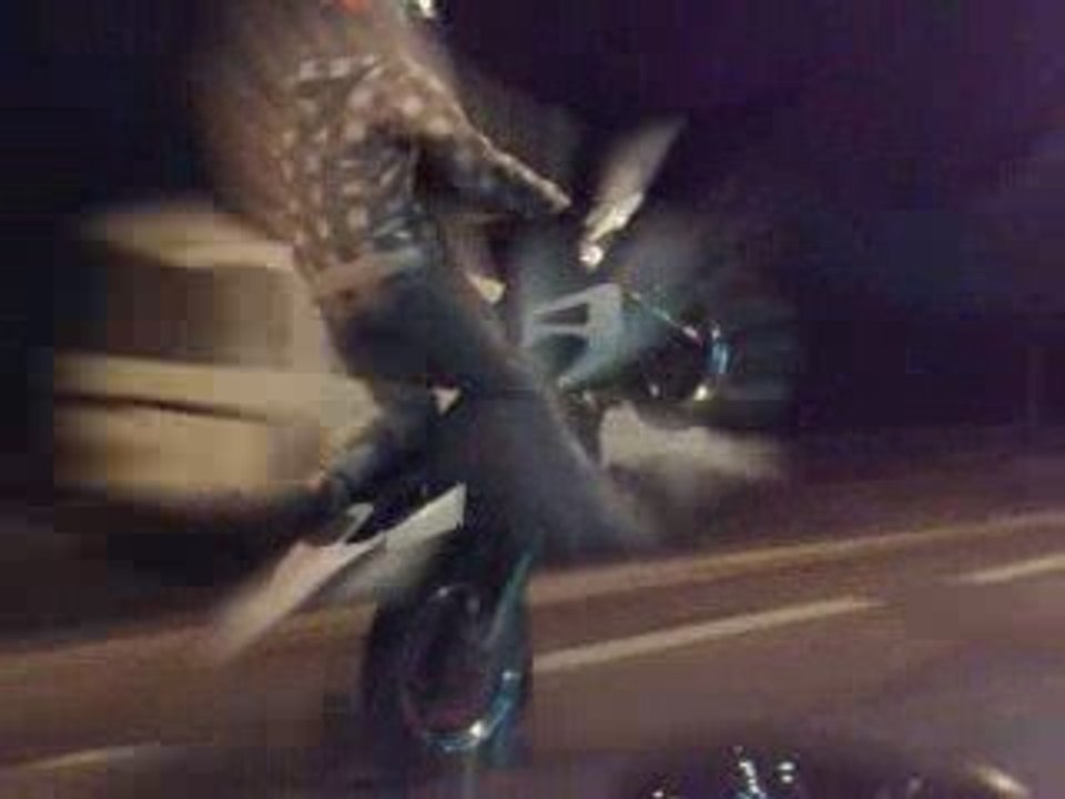 Sessions stunt Derbi 2009 (plus new son +effet)