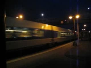 passage d un TGV en gare d Angers