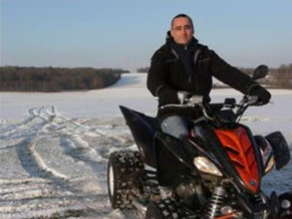 Quad Sur La Neige 1 (Loches Jeudi 8 Janvier 2009) Greg