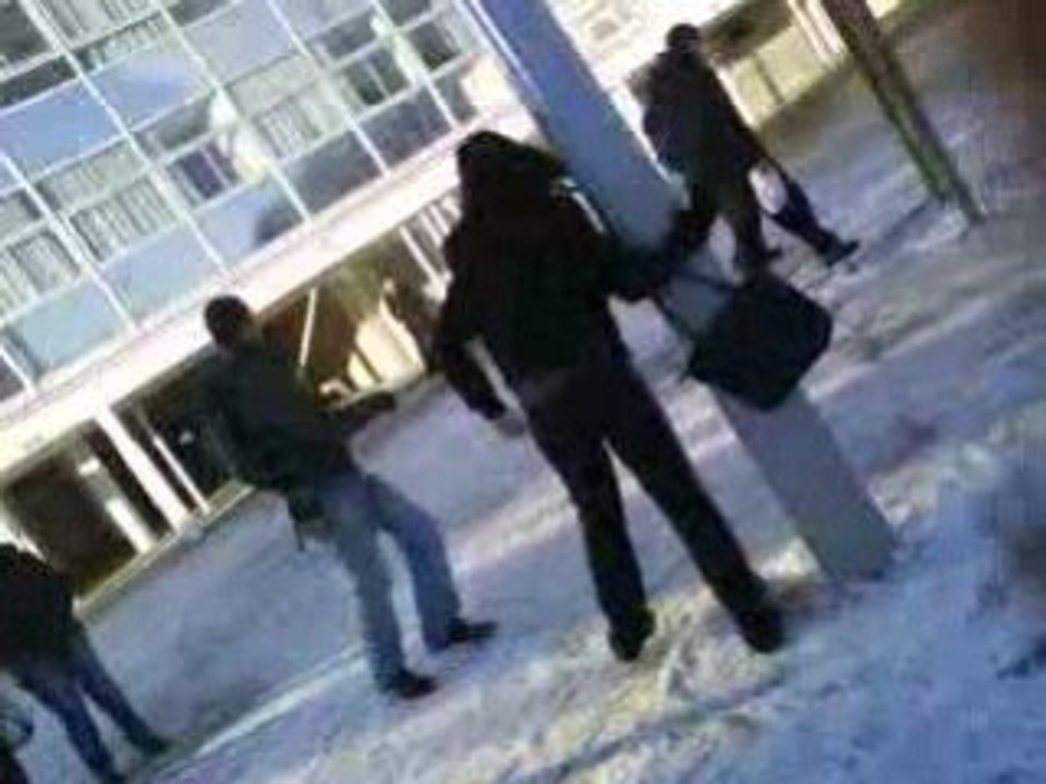 DES BARRE RADOUANE QUi S'FAiS COURSè