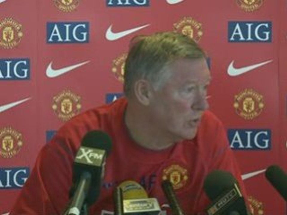 Sir Alex Ferguson refuses to talk about Tevez contract