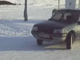 drift en 205 sur neige
