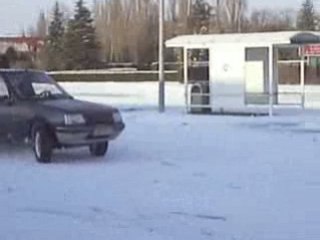 drift en 205 sur neige