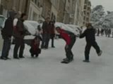 snow dans les rues de marseille avec des sauts de dingue